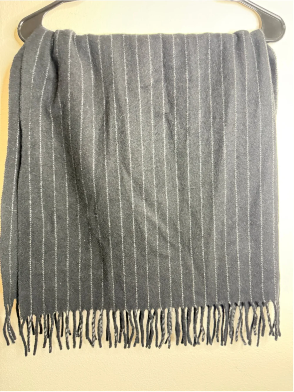 Men’s unisex Polo Ralph Lauren Pinstripe blanket Scarf, One Size, Black and Whit